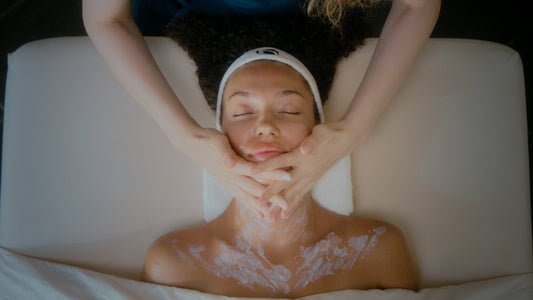 IS Clinical Exfoliating Clear Skin